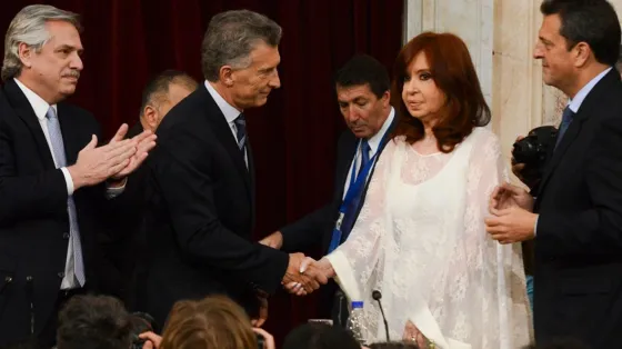Video: Cristina Kirchner explicó el frío saludo a Macri