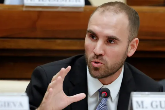 Tras el anuncio del reperfilamiento, el Riesgo País se acercó a 2.000 puntos