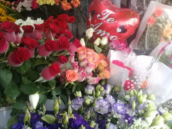 ¿Cuánto sale regalar flores a tu pareja?
