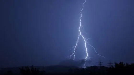 Murió una mujer alcanzada por un rayo