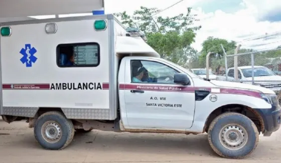 Volcó una de las ambulancias nuevas para ayudar a los wichis