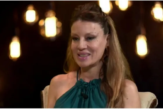 ¡Burra! Gisela Barreto confunde los cárteles de droga con los de la vía pública