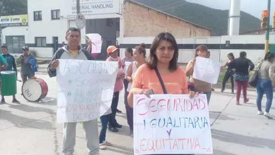 Vecinos marchan tras el ataque sexual contra una joven en barrio Las Colinas
