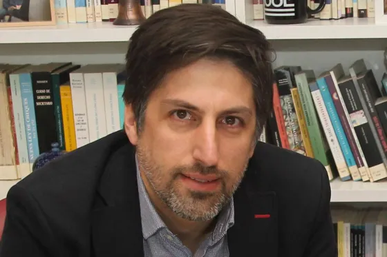 Hoy definen si suspenden o continúan las clases en todo el país