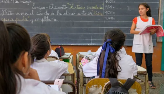 Analizan extender las clases hasta fin de año