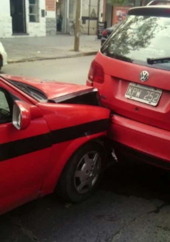 Chocaron dos remises en pleno centro ¿te sorprende?
