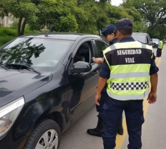 Violó la cuarentena y borracho circulaba sin tapaboca