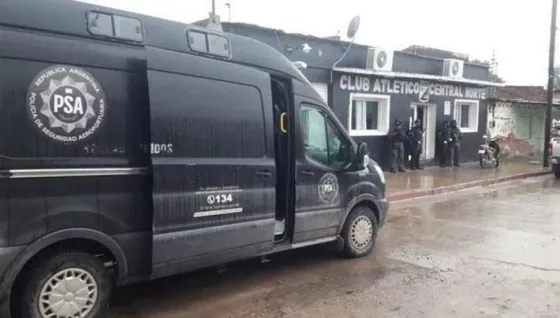 Estafadores robaban parte del IFE a familias en extrema pobreza: están detenidos