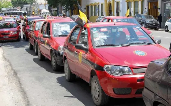 Taxistas y remiseros en crisis por la cuarentena: piden ayuda al gobierno