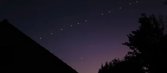 ¿Qué está pasando en el cielo?: no son estrellas fugaces!