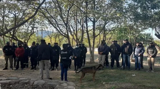 Desesperada búsqueda de Franco Cuellar: lo hacen con canes y helicópteros