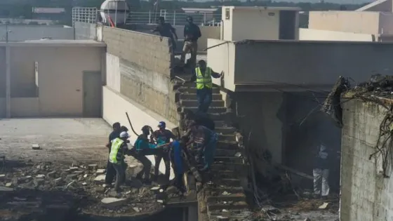 Al menos trece muertos tras estrellarse un avión con 107 personas en Pakistán