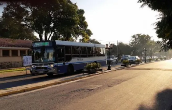 "Ni los niños ni los estudiantes pueden hacer uso del colectivo"