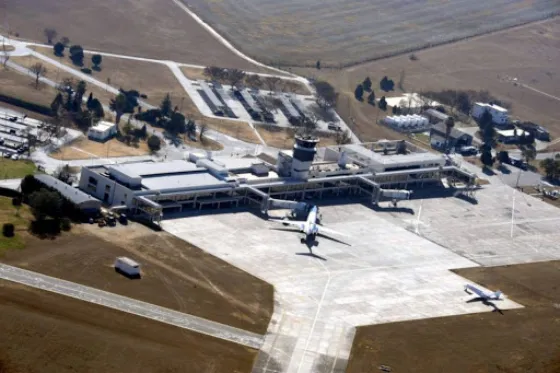 Anoche impidieron dos aviones desembarquen en Salta