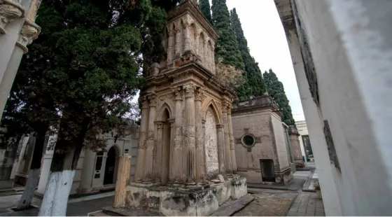 14 años de prisión para el hombre que prendió fuego a su pareja en el cementerio de la Santa Cruz