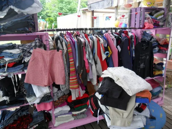 La Cámara de Comercio celebró la prohibición de ingresar ropa usada al país