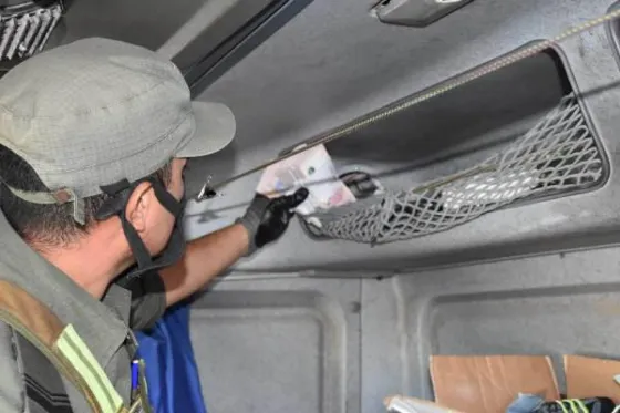 Otra vez Aguaray: un camionero ocultaba más de $5 millones en la cabina