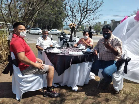 Hicieron un "evento boutique" afuera de Casa de Gobierno