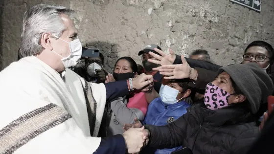 El Presidente despide a Evo Morales, quien regresa a Bolivia