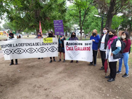 Familias del asentamiento Los Pinos se movilizan contra la orden de desalojo