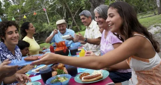El COE habilitó la circulación entre municipios y las reuniones familiares hasta 20 personas