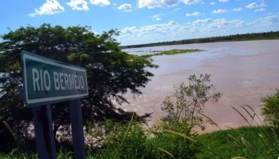 Por las fuertes lluvias, creció el Río Bermejo