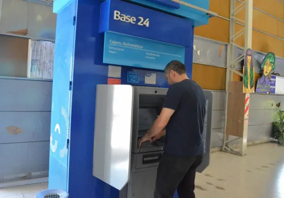 Con aumento del 5%, el sábado cobran sus haberes los empleados municipales