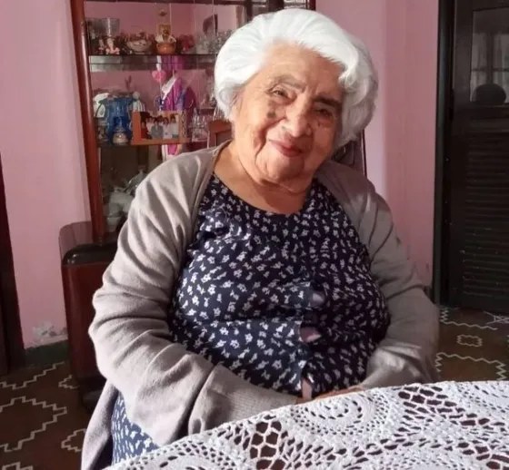 Hoy cumple 100 años doña Alcira, ¡felicidades!