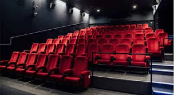 Otra vez prohibidos por DNU: los cines no volverán en Argentina al menos hasta febrero