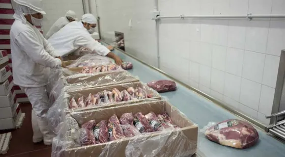 No hay carne para todos: compradores denuncian que no hay descuentos en el Frigorífico Bermejo