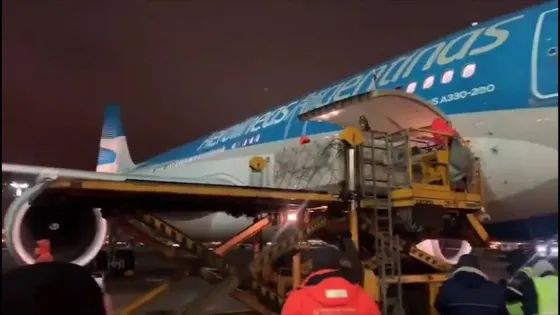 Esta mañana llegarán las primeras dosis de la vacuna rusa