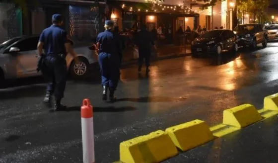 La policía canceló 11 fiestas clandestinas durante el fin de semana