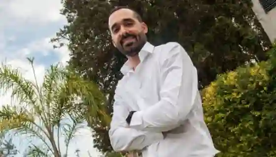 "Todos tenemos una posición política, nadie es apolítico"