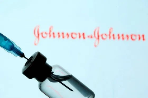 La vacuna de una sola dosis de Johnson & Johnson fue eficaz en sus estudios de fase III