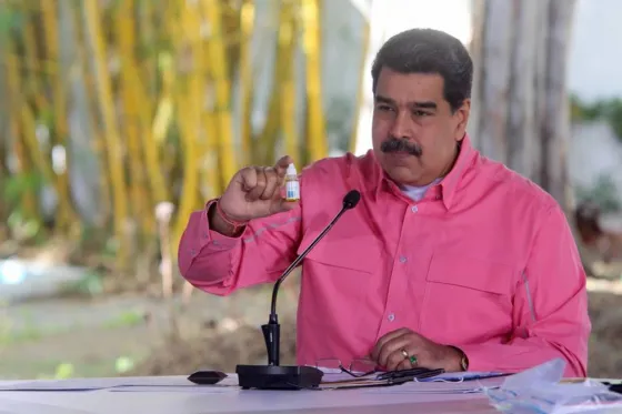 Nicolás Maduro insiste en el Carvativir, las "goticas milagrosas”