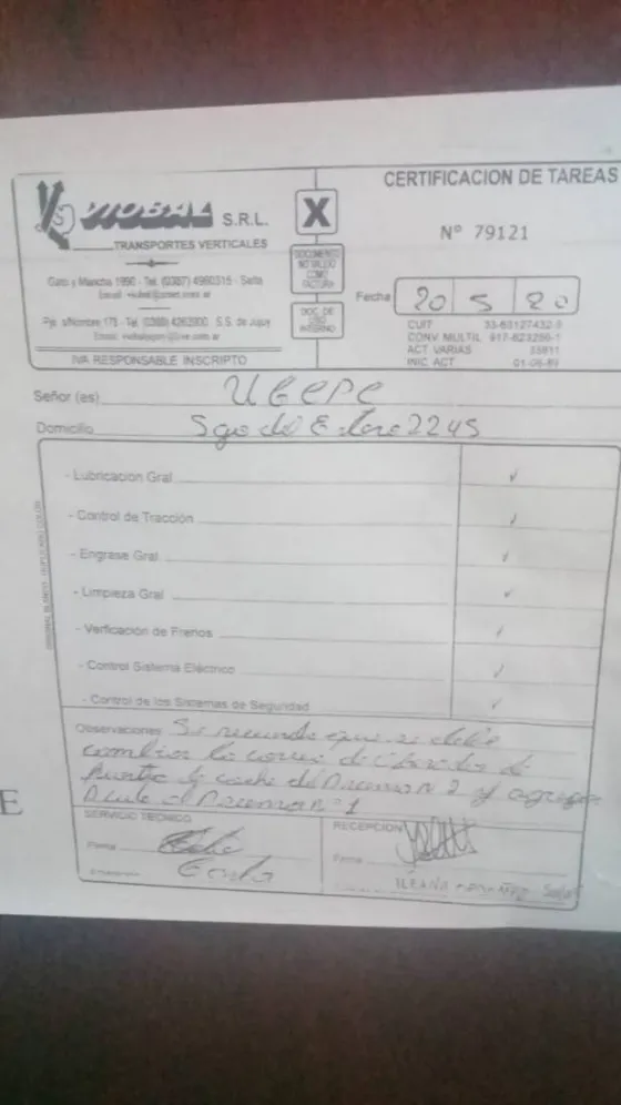 En un edificio del gobierno “recomiendan” no usar los ascensores por falta de mantenimiento