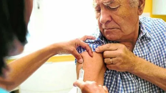 Vacunación COVID-19: Se reanudaron los turnos para mayores de 70 años y por terminación de DNI