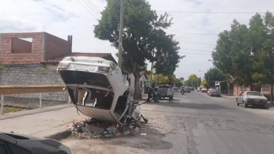 La Municipalidad lleva levantados 67 vehículos chatarra de la vía pública