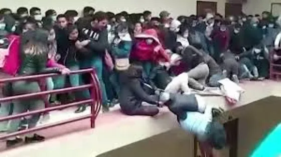 Tragedia en Bolivia: siete estudiantes fallecieron al caer de un cuarto piso
