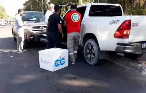 ¡Piden su renuncia! el ministro de Salud de Corrientes chocó con su auto donde llevaba vacunas