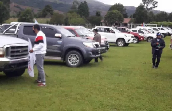 Los Toldos: vecinos se manifestaron exigiendo permisos de circulación