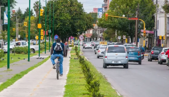 Chocó a una joven y se dio a la fuga: se encuentra en grave estado