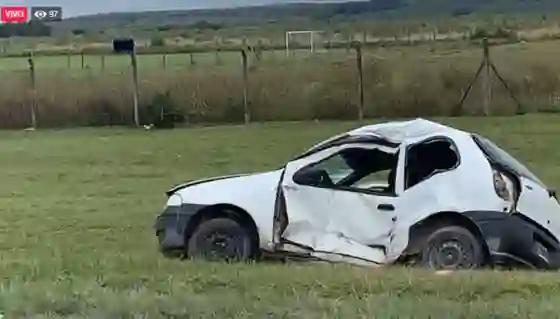 Impactante vuelco en Avenida Bolivia: la mujer se encuentra en grave estado