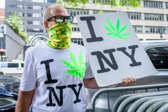 Nueva York aprobó el uso recreativo de la marihuana