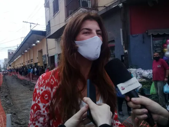 Comerciantes del centro increpan a la intendenta por los ambulantes