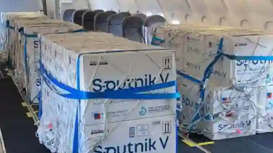 Argentina alcanza casi 9 millones de dosis: llegan 800 mil vacunas desde Moscú