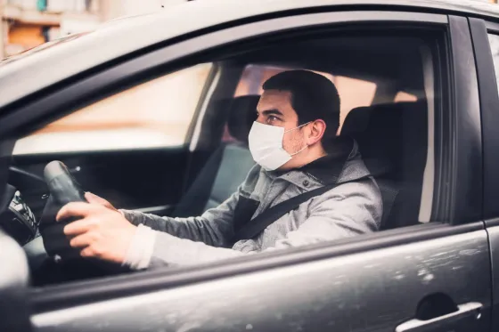 Uber entrega 100.000 viajes gratis para asistir a centros de vacunación