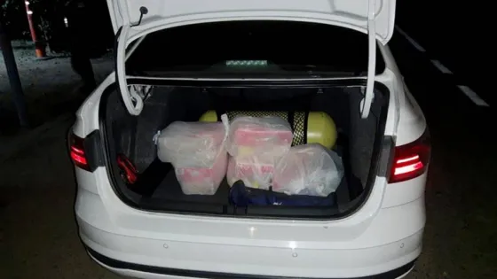 Una pareja transportaba más de 13 millones de pesos ocultos en cajas de cereales