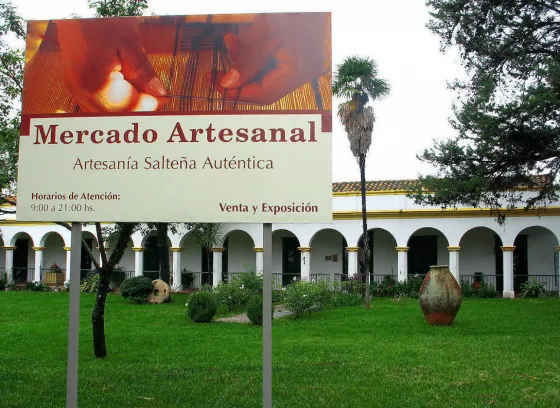 Hasta $20.000 cobrarían el alquiler en el Mercado Artesanal