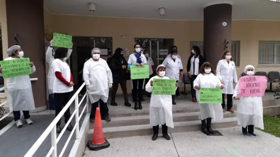 Fuerte protesta del personal en el Centro Regional de Hemoterapia